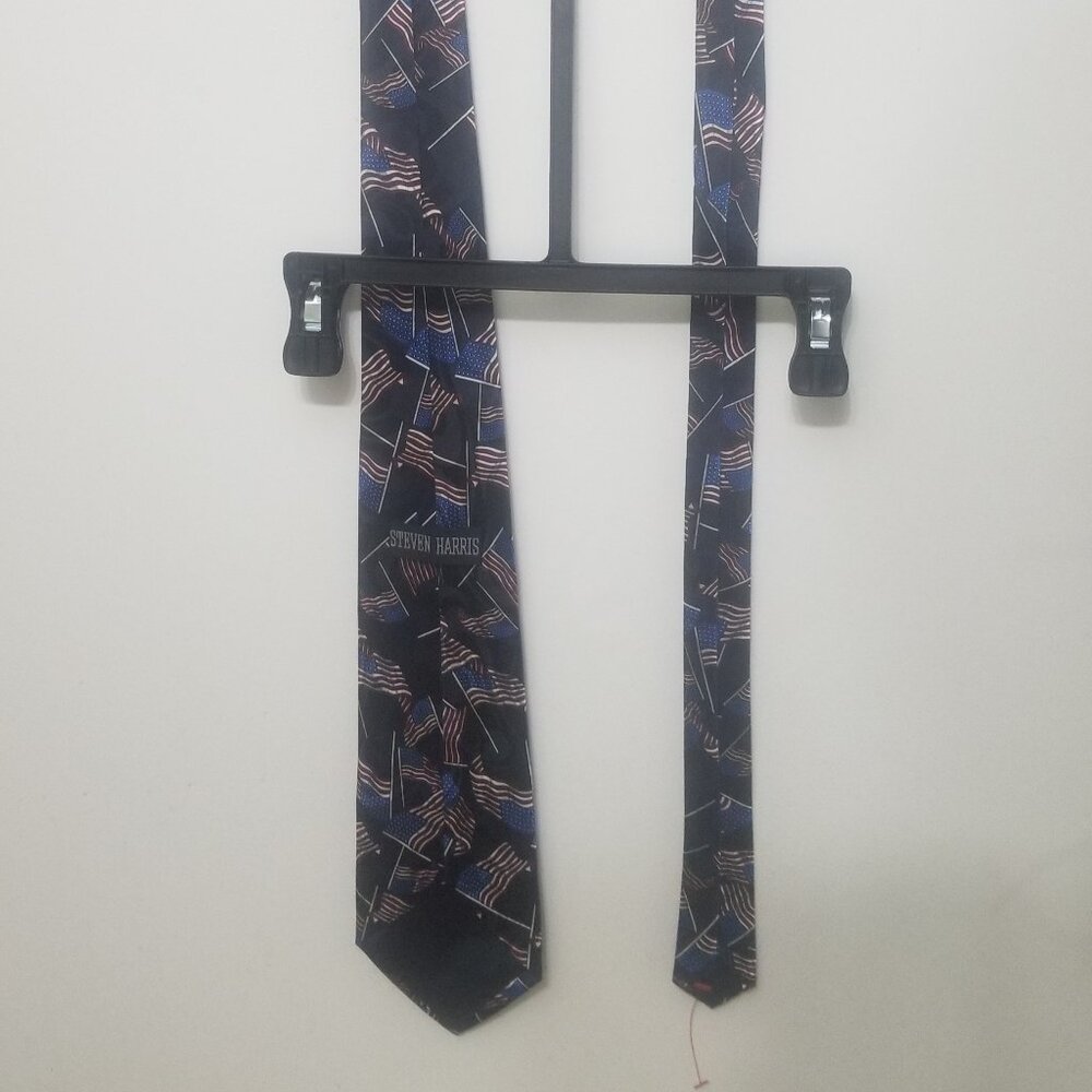 NWOT Steven Harris blue swirls with US Flags tie - Picture 5 of 8